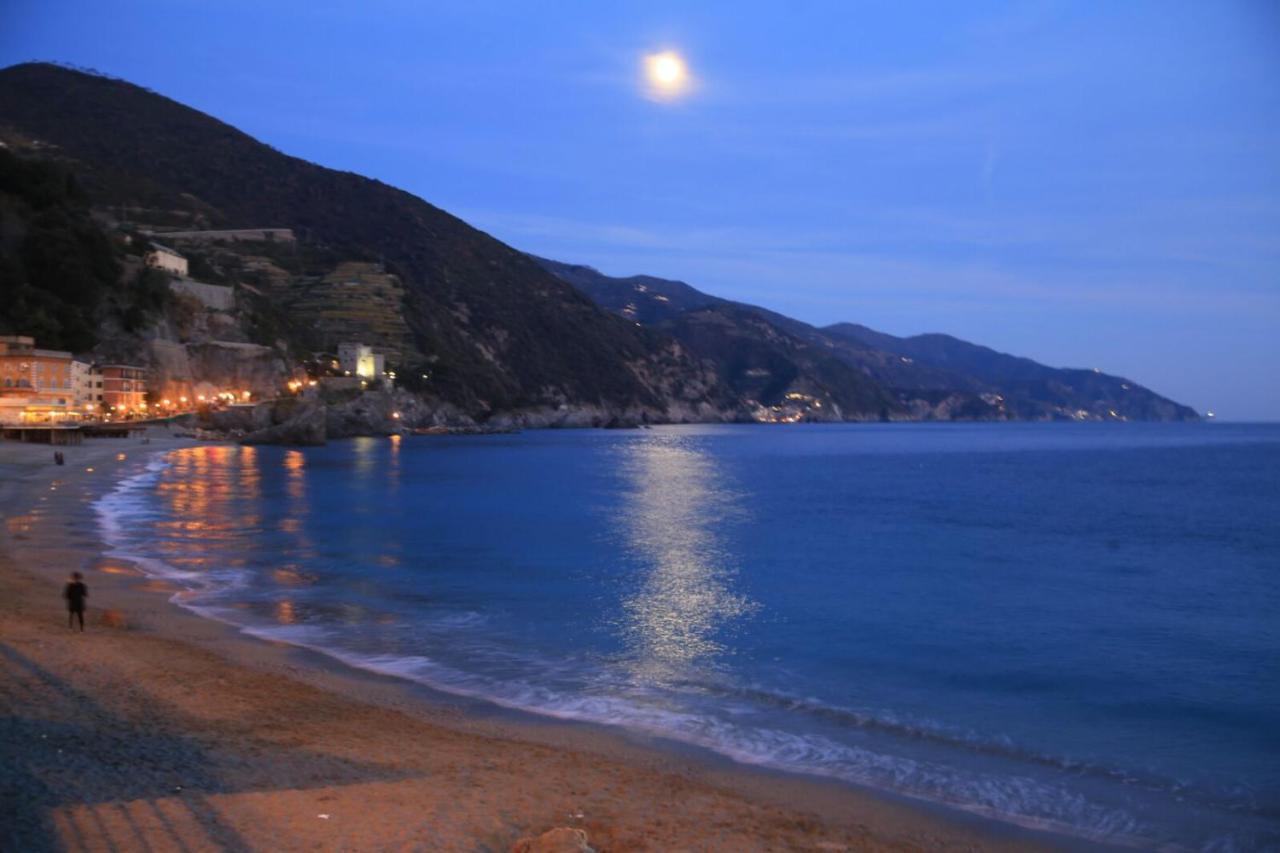 Viviani Raffaella Monterosso al Mare